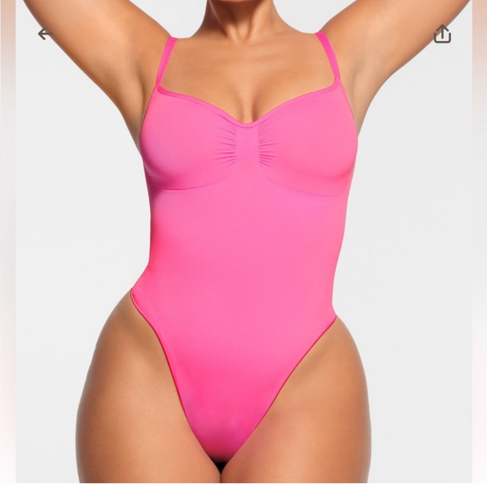 SKIMS Seamless Sculpt Bodysuit - Sugar Pink